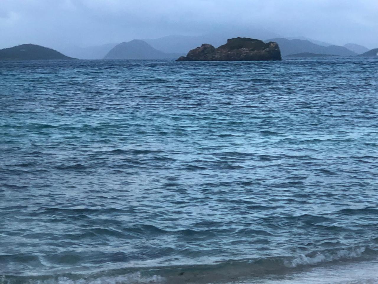 蓝宝石海滩度假村 East End  外观 照片