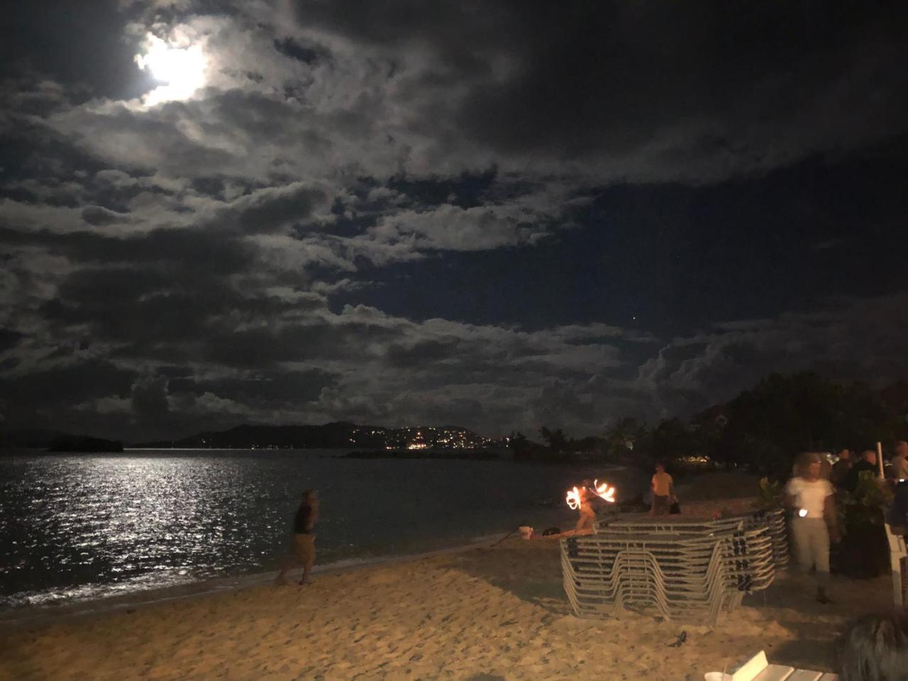 蓝宝石海滩度假村 East End  外观 照片